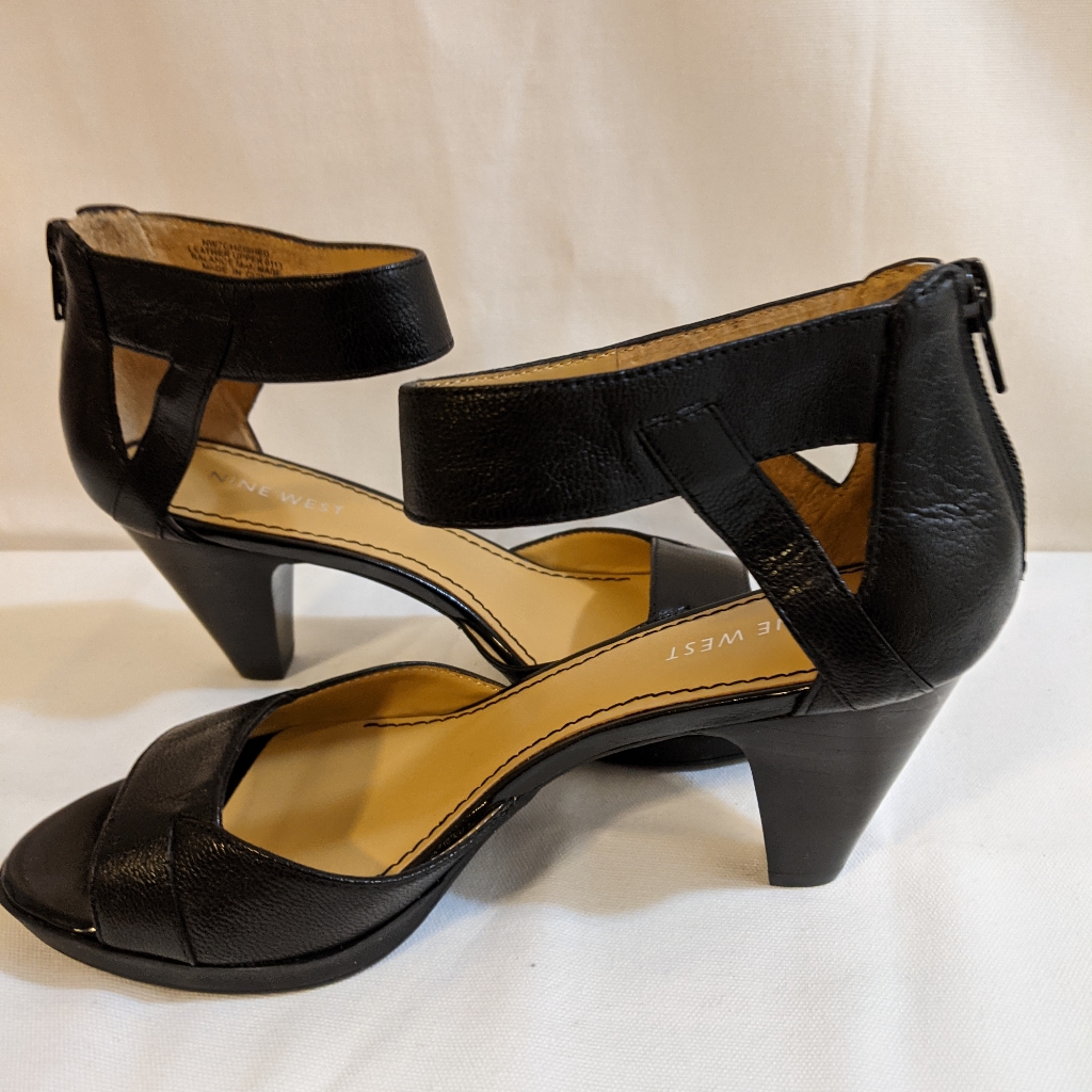 New Nine West Strappy Sandal. Size 6.5